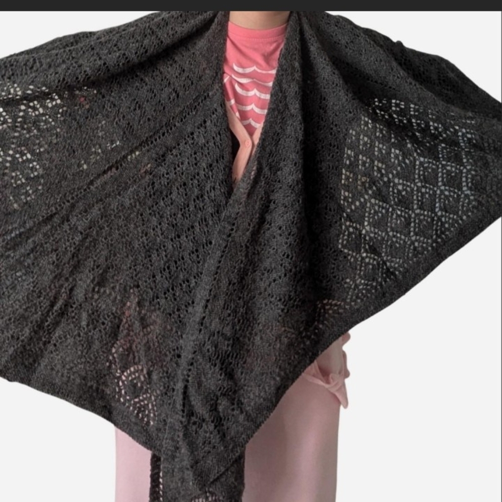 Elegant Gray Lace Shawl